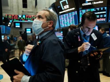 S&P 500 lập kỷ lục mới, Dow Jones giảm nhẹ