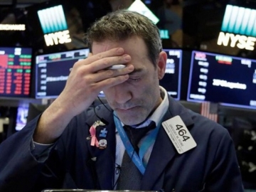 S&P 500 đứt mạch 7 phiên tăng liền, Dow Jones giảm 200 điểm