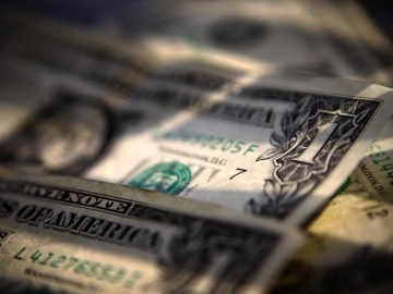 USD giảm nhẹ trước khi Mỹ công bố dữ liệu lạm phát