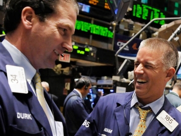 Dow Jones lập kỷ lục mới, S&P 500 tăng 6 phiên liên tiếp