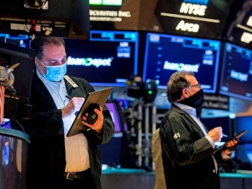 S&P 500 chứng kiến phiên giảm đầu tiên trong 3 phiên