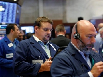 Dow Jones giảm 240 điểm, Nasdaq Composite mất 1.7% sau dữ liệu lạm phát