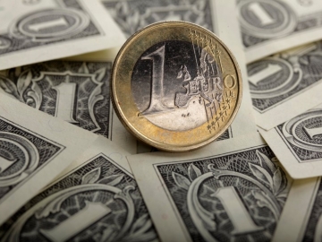 Đồng Đô la tăng giá, đồng Euro giảm khi thị trường lo ngại về cú sốc lạm phát