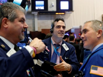 Dow Jones tăng 600 điểm, S&P 500 tiến hơn 1%