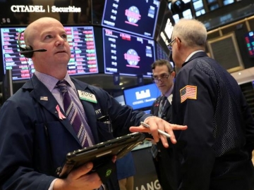 Dow Jones giảm 142 điểm sau báo cáo lợi nhuận thất vọng từ các ngân hàng