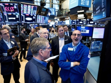Dow Jones vọt hơn 400 điểm, Nasdaq tăng 4% sau phát biểu của Chủ tịch Fed