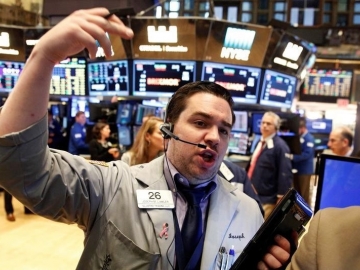Dow tăng điểm với ngành công nghệ tăng mạnh sau khi Mỹ công bố lạm phát giảm