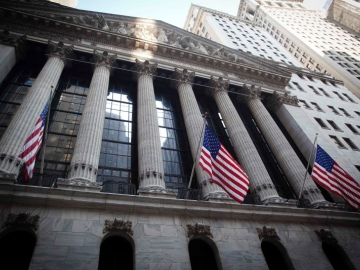 Dow giảm 700 điểm khi thị trường lo ngại về khả năng suy thoái kinh tế