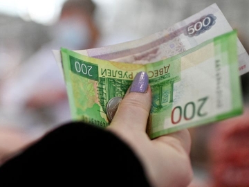 Ruble Nga giảm xuống mức thấp nhất trong 7 tháng