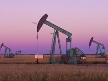 Giá dầu Brent giảm gần 1%
