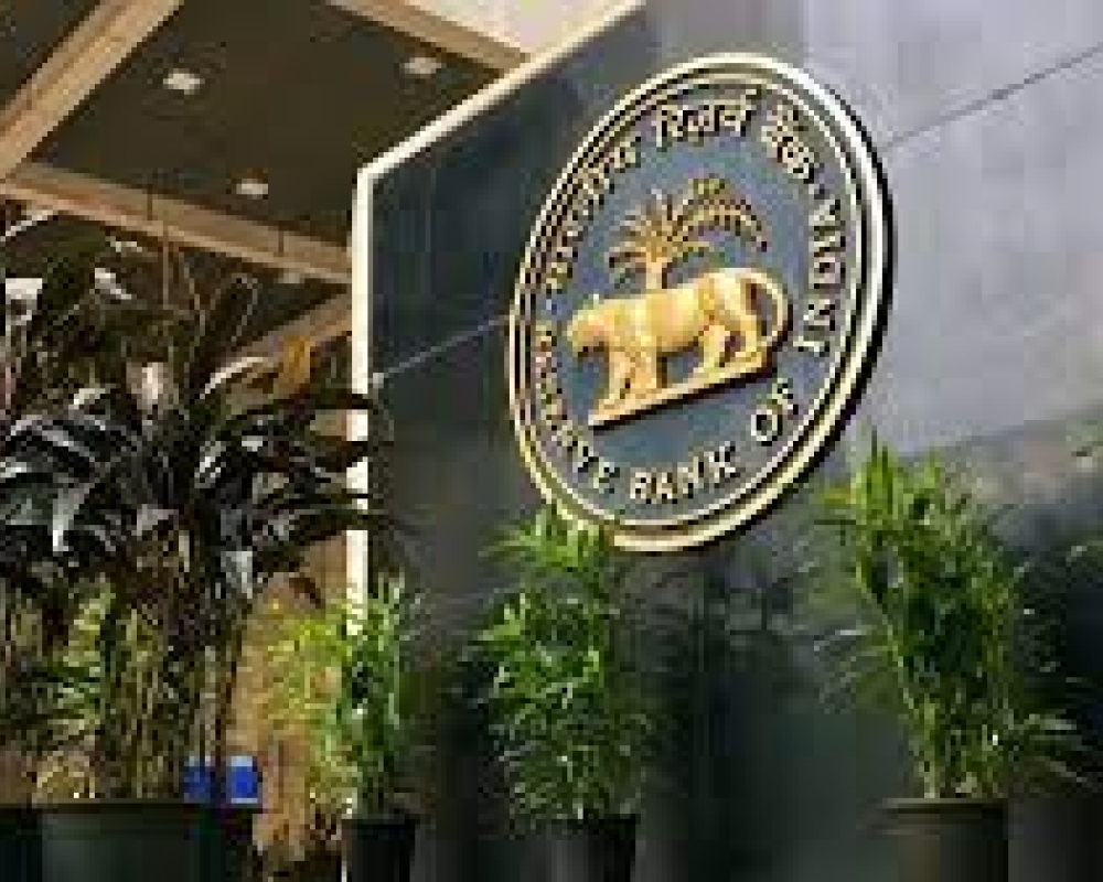 Các nhà giao dịch bối rối tại sao RBI lại chi hàng tỷ USD để chống lại đồng đô la mạnh hơn